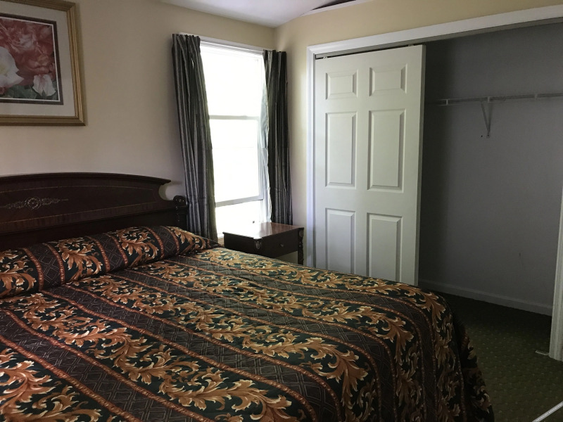 Exit 5 Motel & Cottages