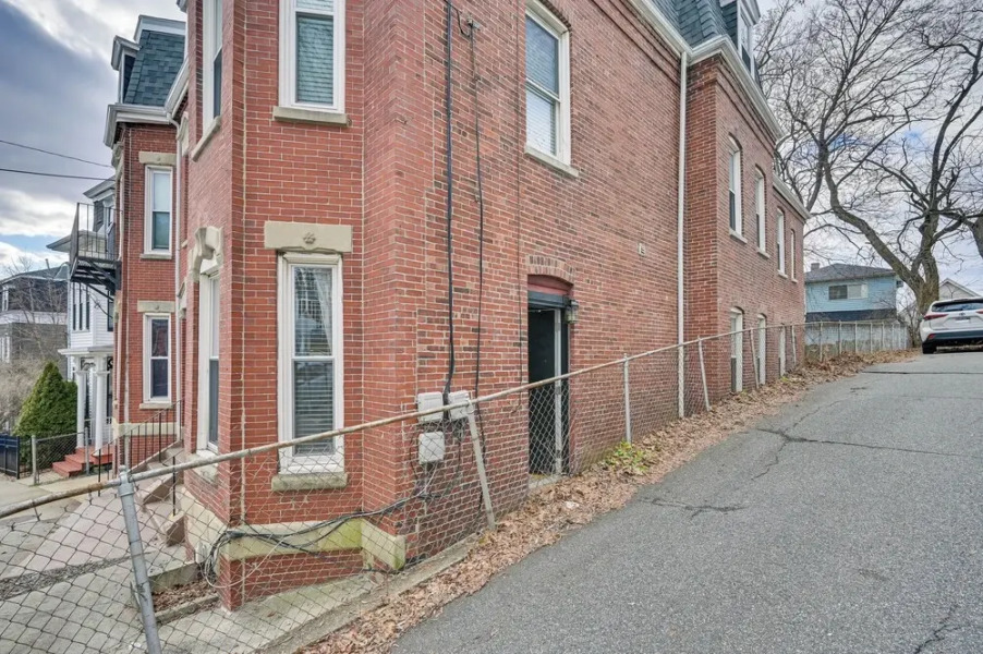 Cozy Somerville Studio: 2 Mi To Boston, Walk To T!