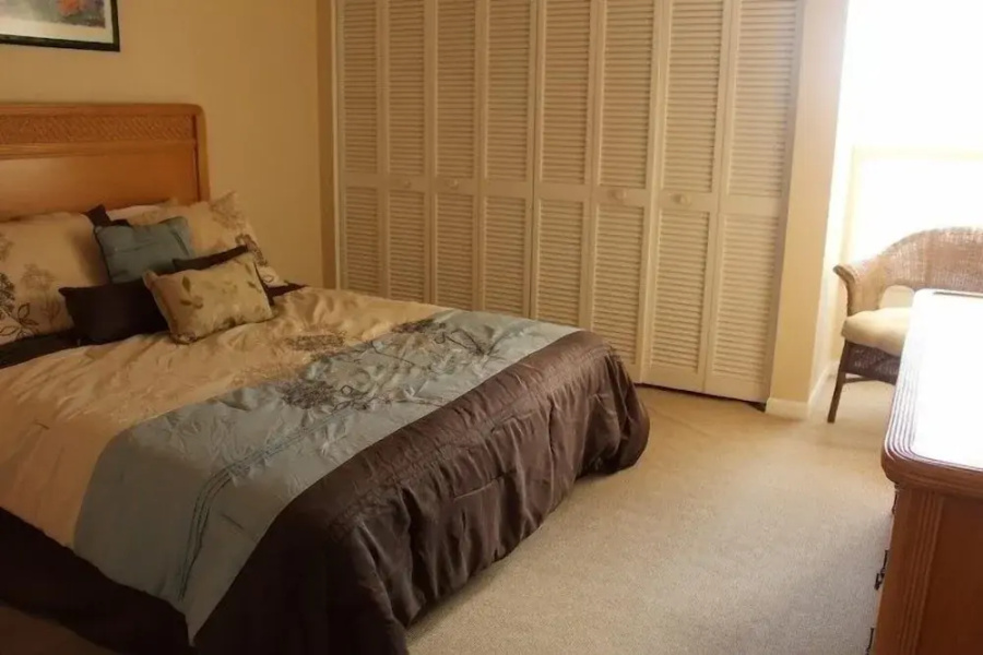 End Unit With Ocean Views And Juliet Balcony. 2 Bedroom Condo by RedAwning