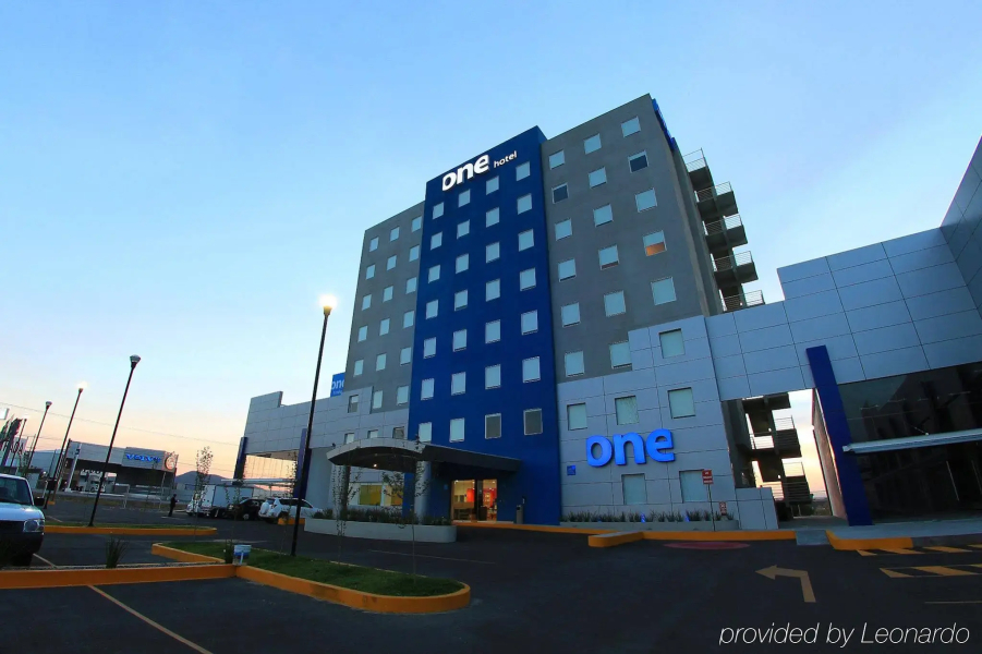 One Querétaro Aeropuerto Hotel