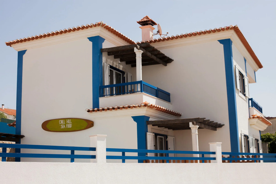 Ericeira Chill Hill Hostel & Private Rooms - Sea Food