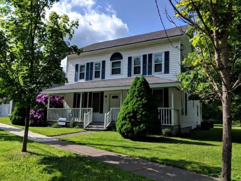 33 West Washington Street 4 Bedroom Home by RedAwning