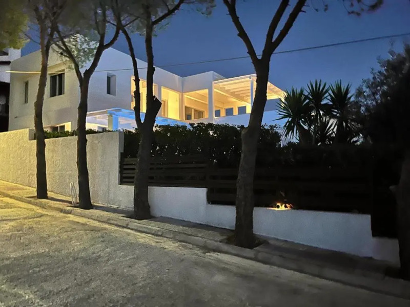 5 Bedroom Villa with Private Pool, Saronida, Athens Riviera