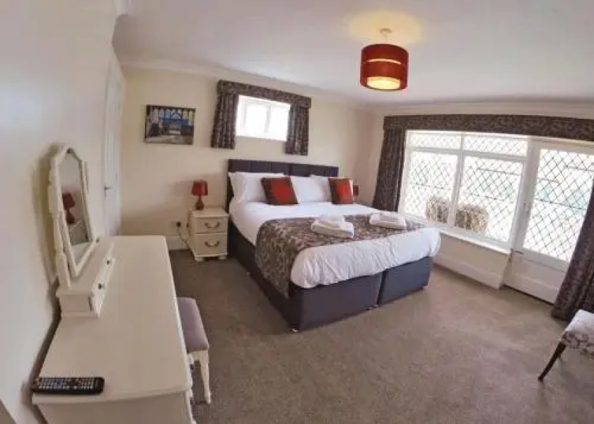 Ferry Marina Cottages