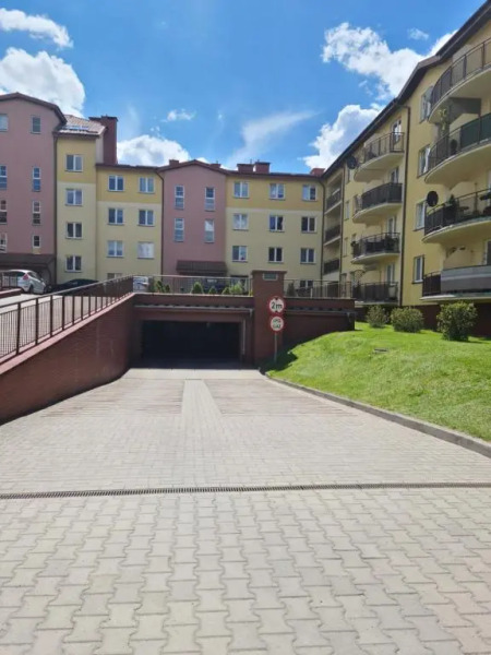 Apartament z garażem podziemnym - Augustowska