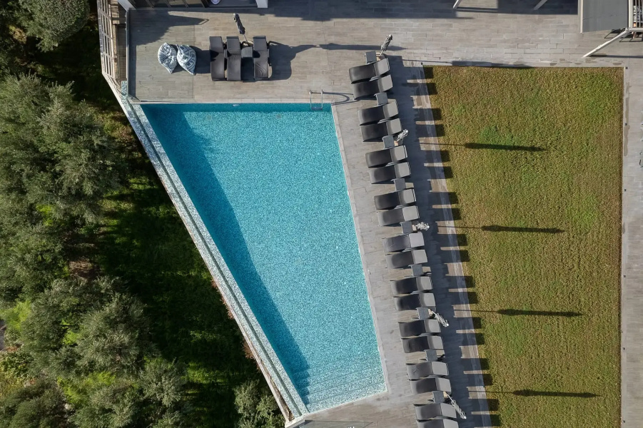 Kymothoe Elite Suites