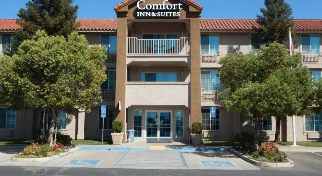 Comfort Inn & Suites Visalia