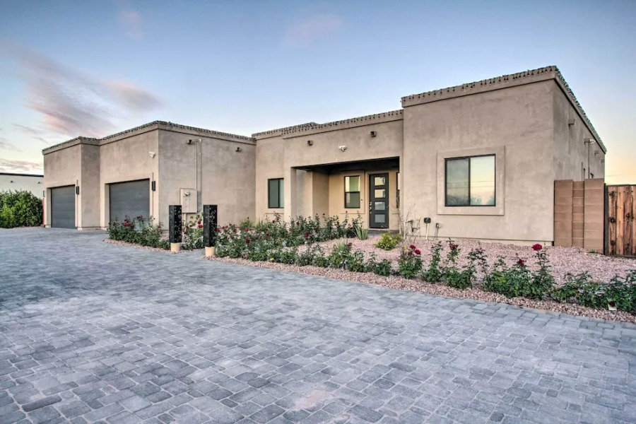 Desert Views, Fire Pit: Serene Phoenix Getaway