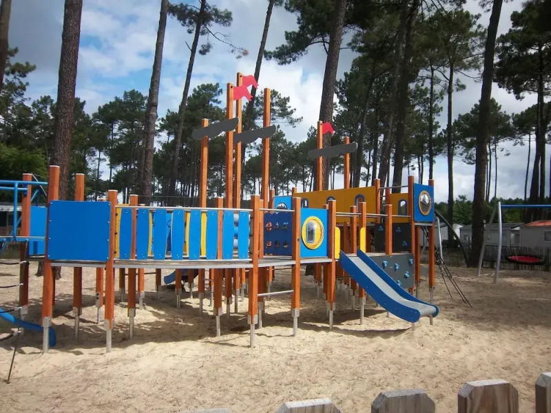 Property With 2 Bedrooms in Saint-julien-en-born, With Shared Pool, Furnished Garden and Wifi - 3 km From the Beach