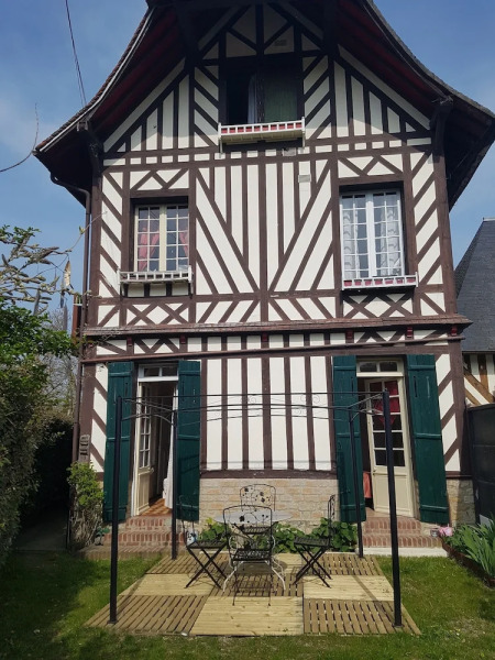 Ets le vieux pré de la Motte