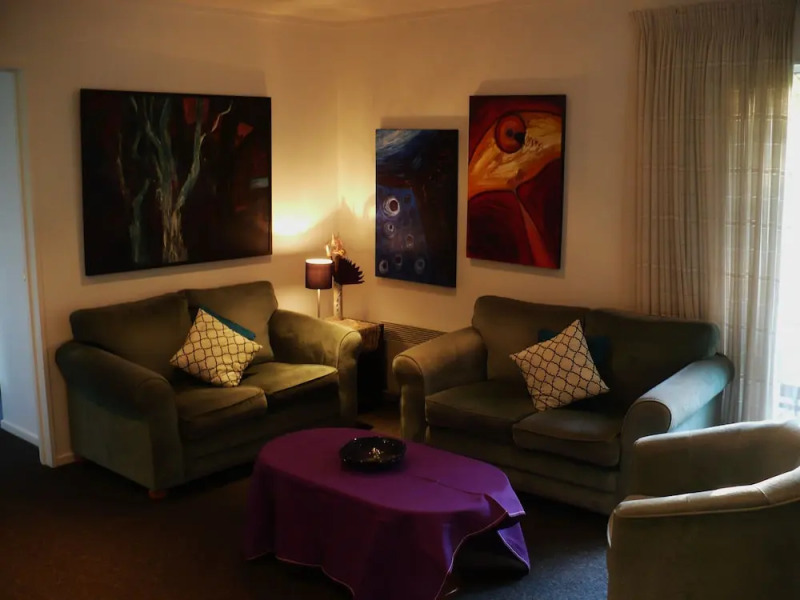 Christchurch City & Country Cottages - Nut Point Cottage