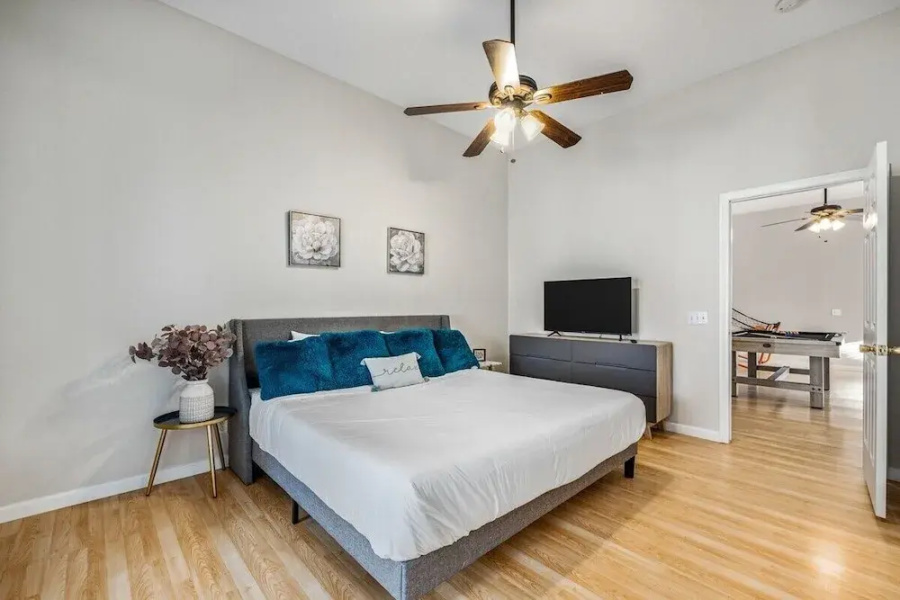 Relaxing 5BR Retreat with Pool Game Room