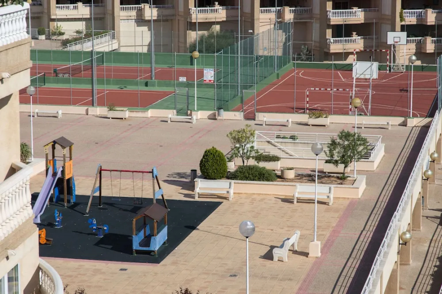 Ático dúplex en urbanización familiar