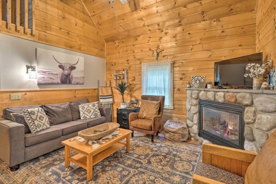 Cozy Retreat w/ Porch & Double JJ Resort Access!