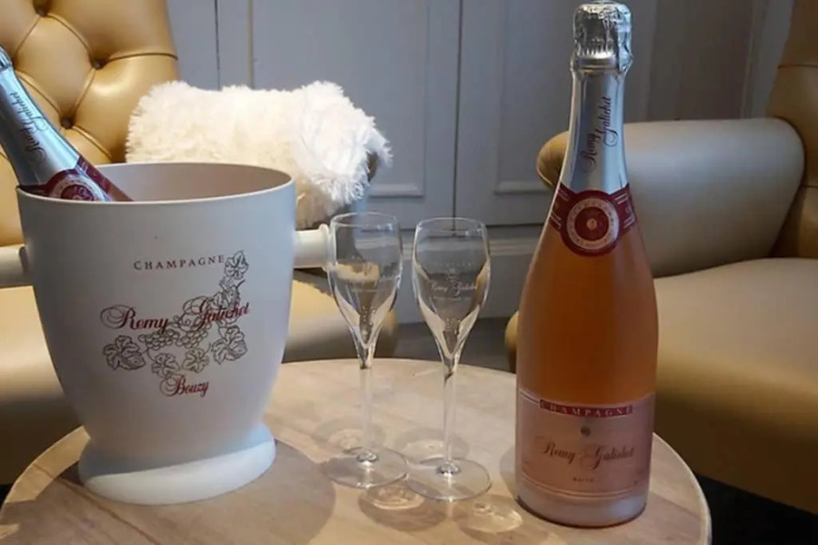 Suite EDEN avec jacuzzi privé