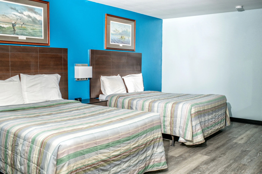 captain quarter's motel