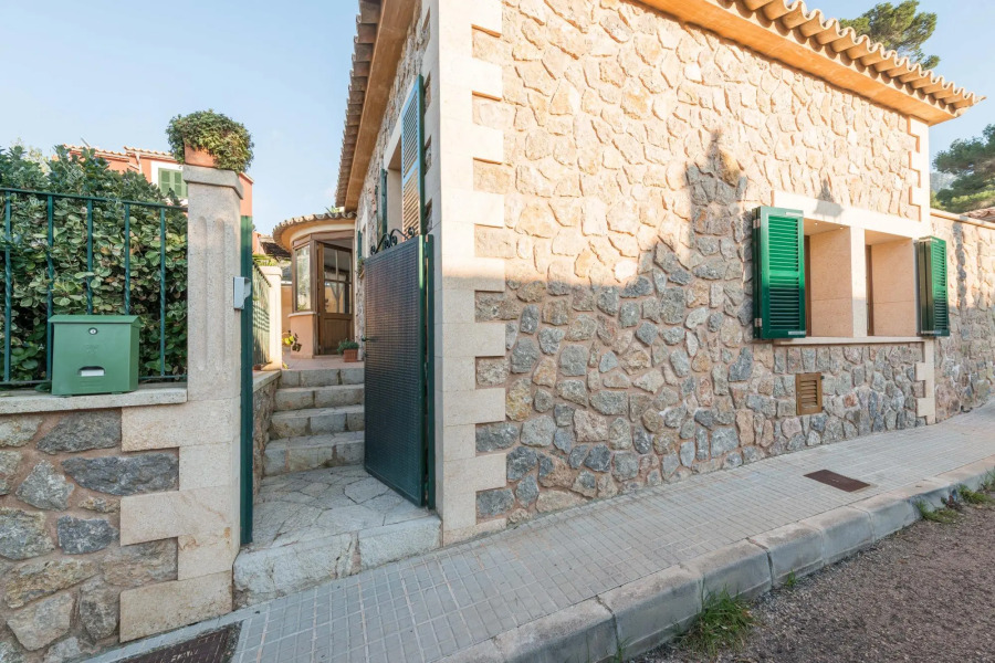 HOME IN TRAMUNTANA - Xalet only 300 metres from the beach Free WiFi