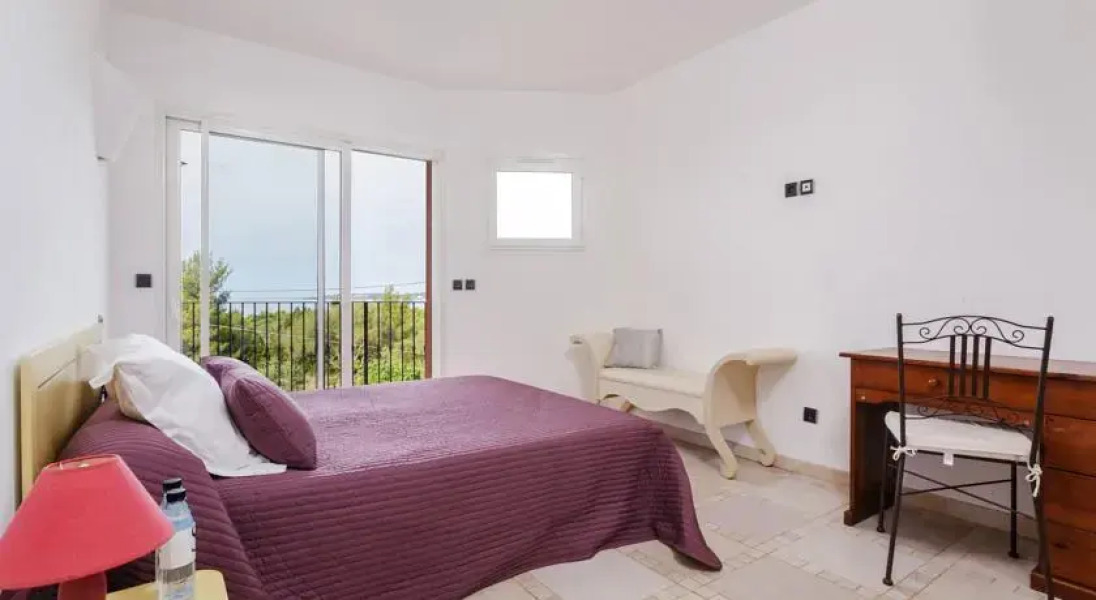 Squarebreak - Villa overlooking the sea