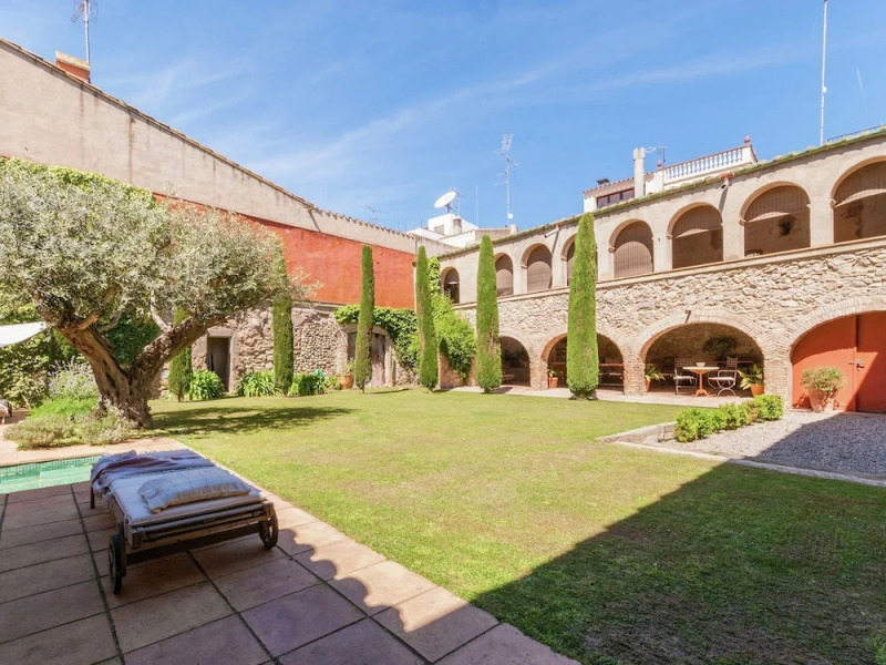 Splendid Mansion With Private Pool in St Pere Pescador