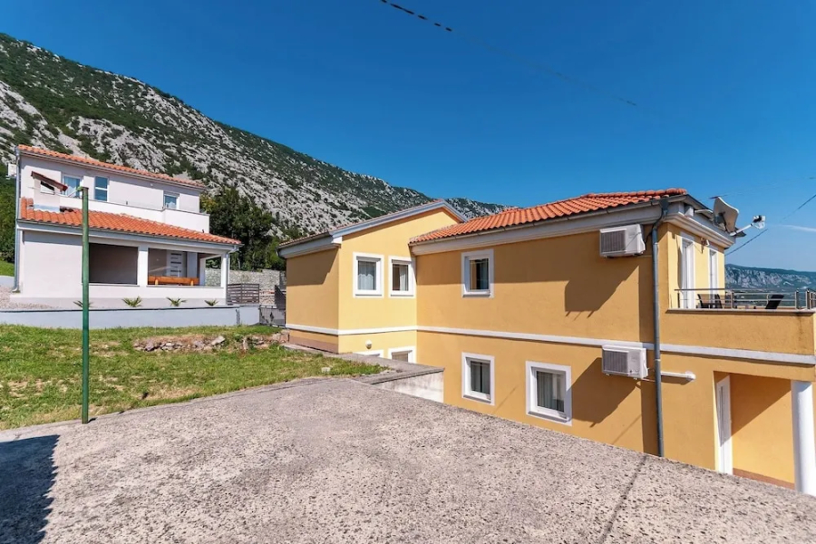 Apartments Wine Fountain