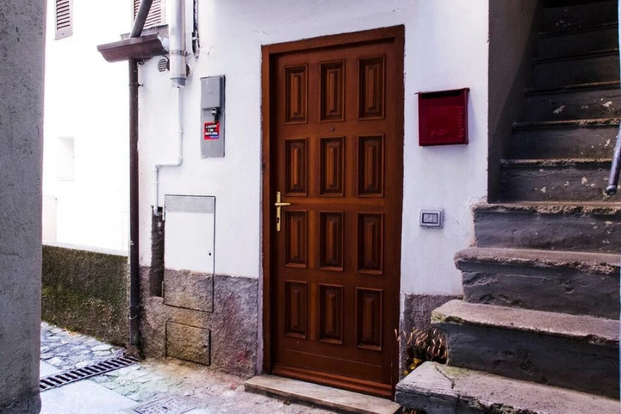 ALTIDO Cozy Lake View