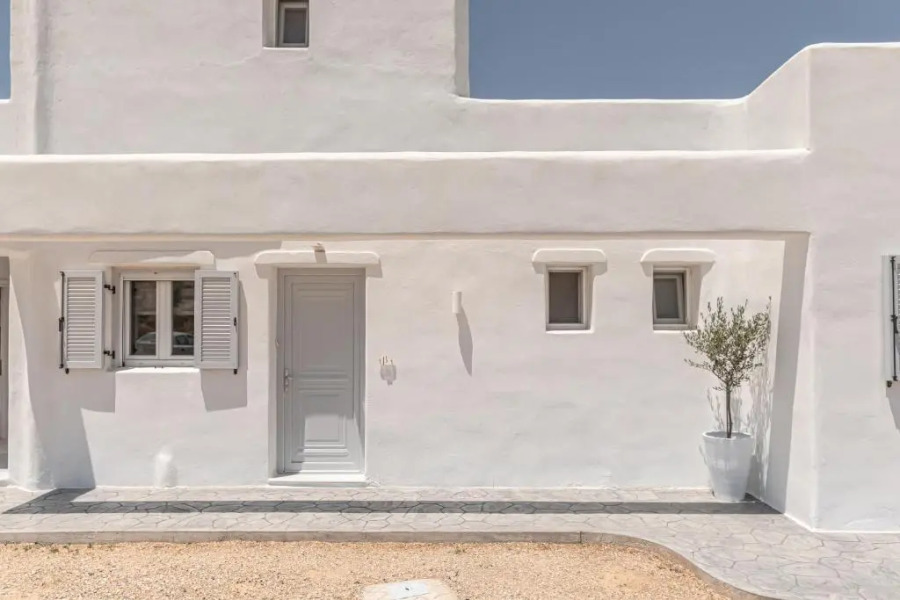 Ariadne's Crown Suites