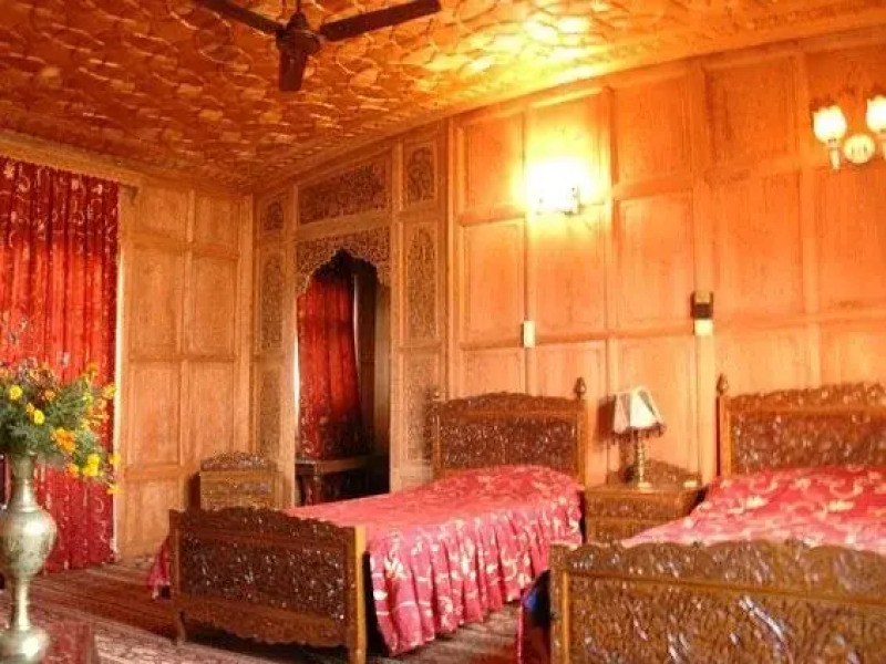 New Zenith Group of Houseboats