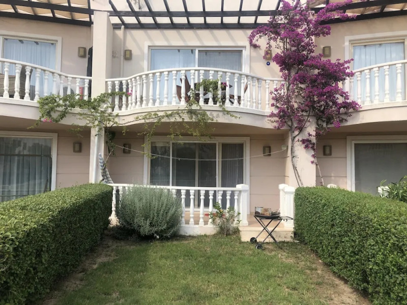 Flamingo Country Club Apartment Complex