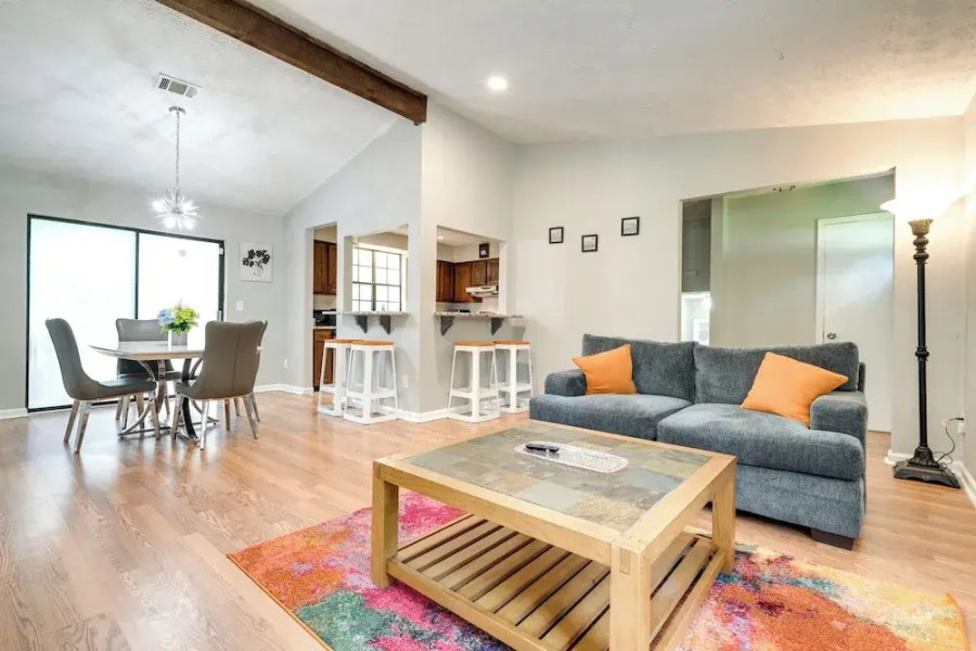 Fairburn Home w/ 2 Decks, Grill & Outdoor Dining!