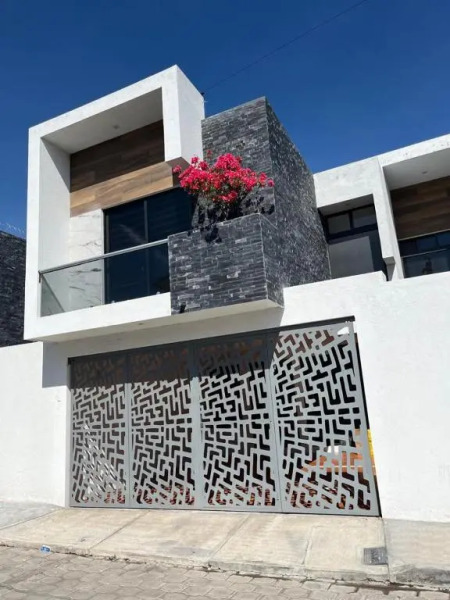 Casa de lujo para 11 personas, con alberca céntrica, estacionamiento , pet friendly CASA LEYRE