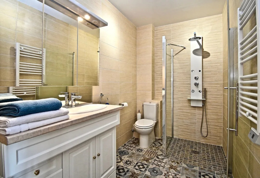 Riviera Standing Appartement La Couronne Premium, vue mer