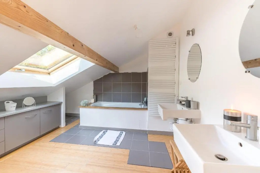 Wood & Art - Maison 360 vue lac Annecy by LocationlacAnnecy, LLA Selections