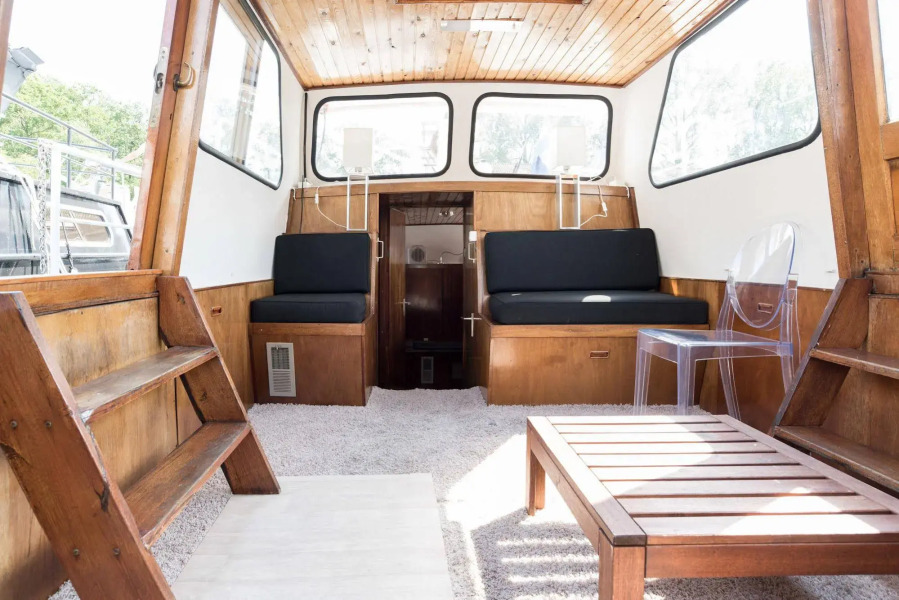 Authentic Houseboats Amsterdam