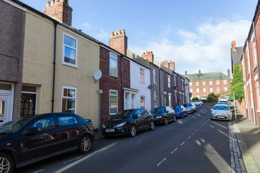 House - Sleeps 4 - Pets Ok - Parking - Garden