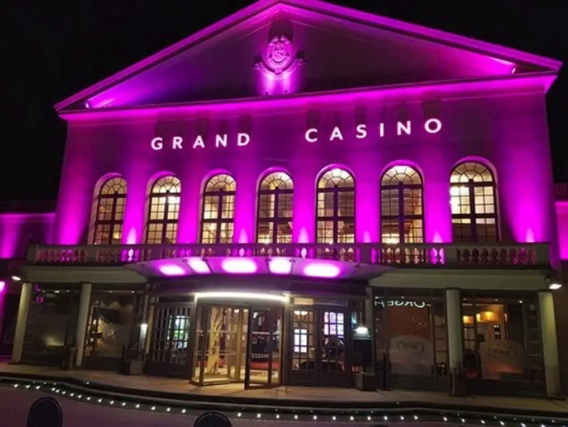 Au Charme du Lac Piscine & Spa 2