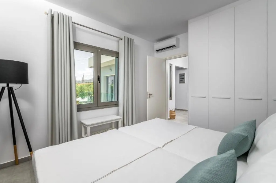 Nama LUXURY Villa 250m from the sea @Makry Gialos