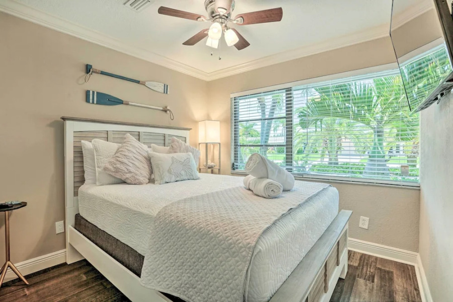 Luxe Cape Coral Escape w/ Pool: 4 Mi to Beach