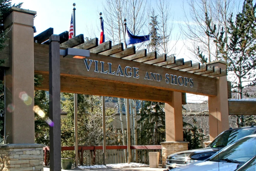 Montezuma 1771 by SummitCove Vacation Lodging