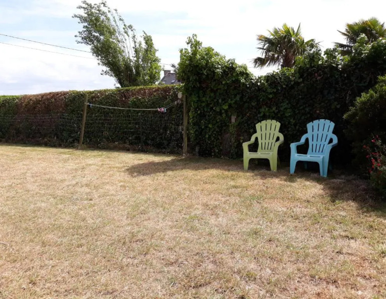 Maison avec jardin et plage de sable fin accessible à pied à 300m