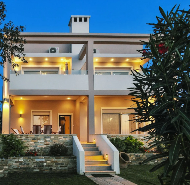 Balconies on Sea - The Garden Apartment