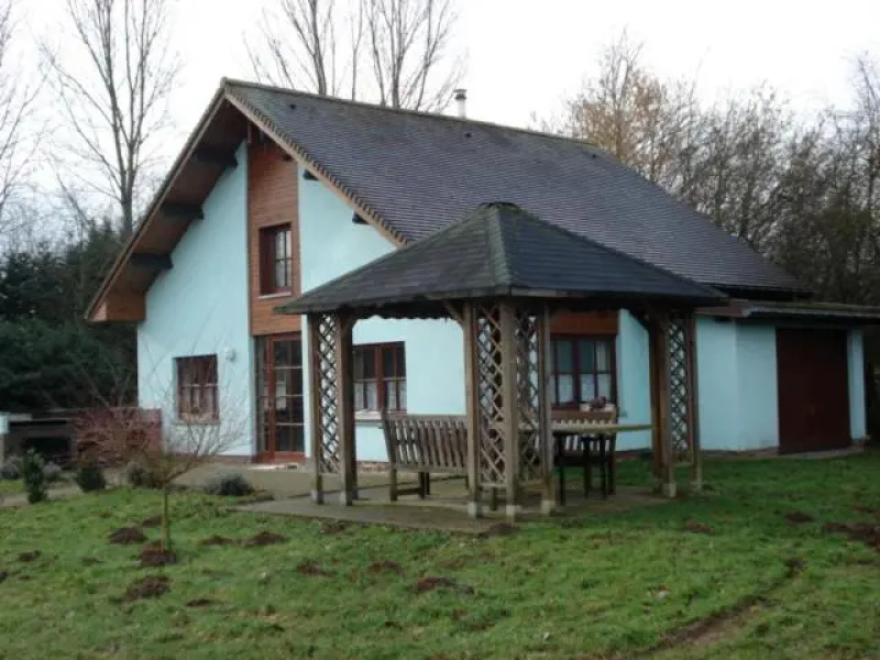 Chalet et étang du Roua