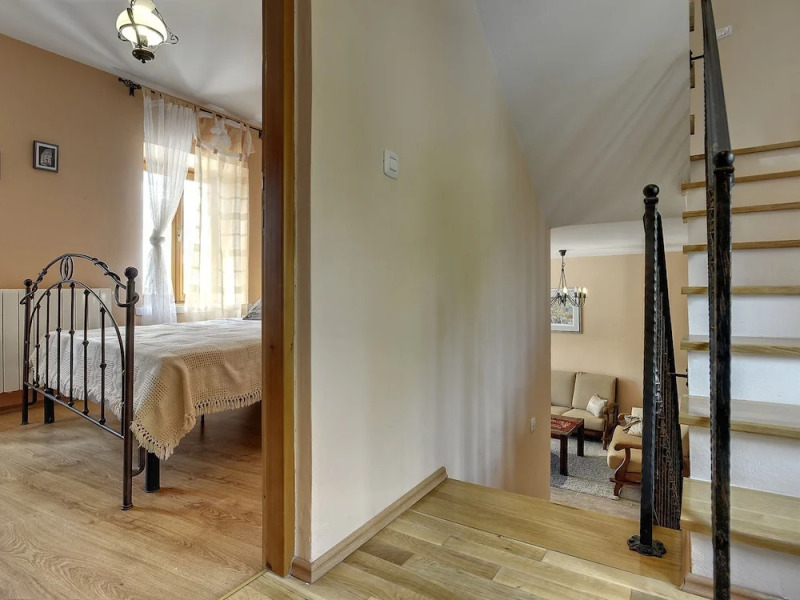 Well Maintained Holiday Home With Private Heated Pool Near the Beach