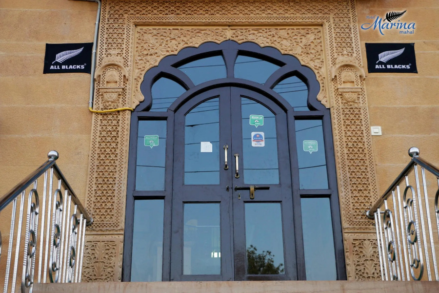 Hotel Marina Mahal
