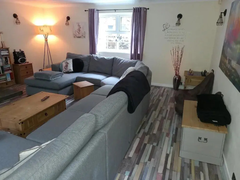 Snowdonia-3bedroom-2 Bathroom-petfriendly-garden