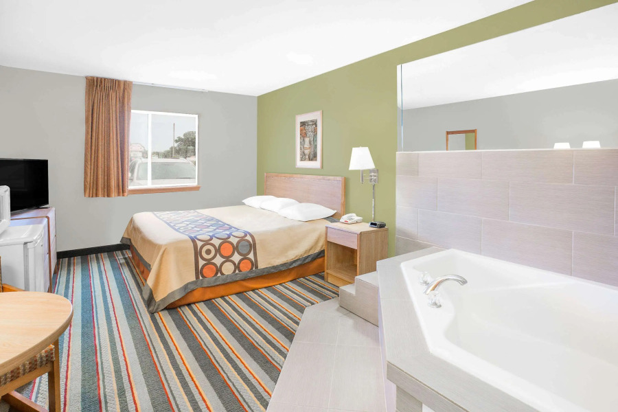 Super 8 By Wyndham East Moline