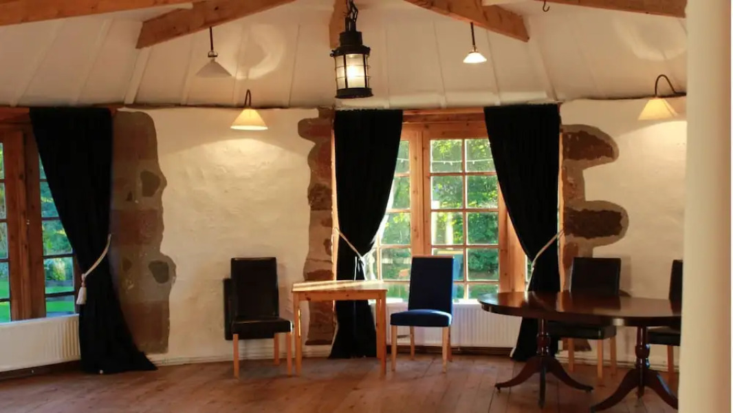 Lochside Lodge & Roundhouse Restaurant