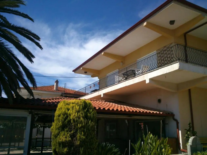 Gkoloi Studios & Apartments