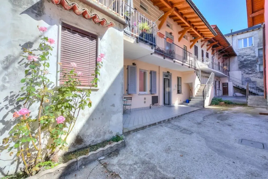 Casa Al Vicolo Di Ranco 50mt From Beach - Happy Rentals