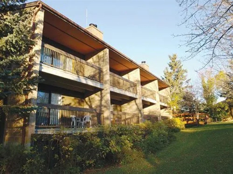 Elkhorn Resort, Spa, and Conference Centre