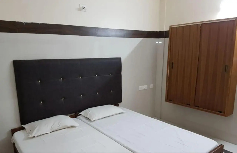 Hotel Parvathi International